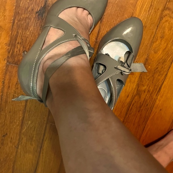 XAPPEAL gray/ brown color with lighting, with laces size 7. - Picture 7 of 8